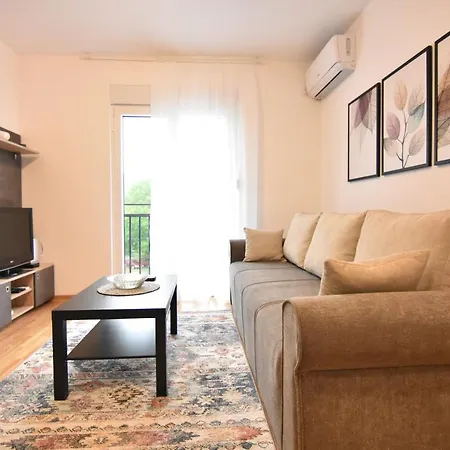 Apartment Point *