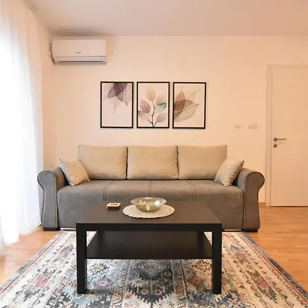 Point Apartment